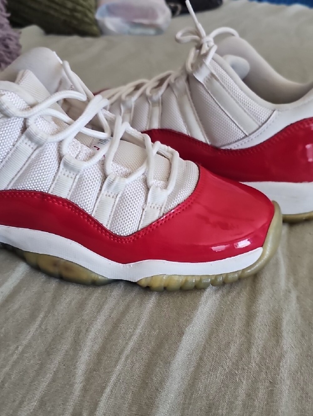 Nike Retro Air Jordan Cherry And White - Picture 13 of 16